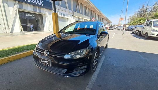 Volkswagen • Golf