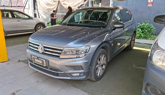 Volkswagen • Tiguan