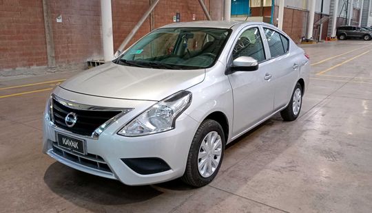 Nissan • Versa