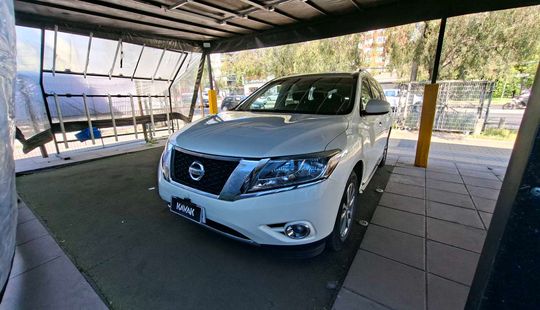 Nissan • Pathfinder