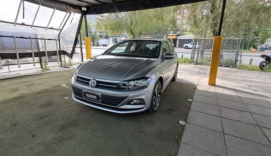 Volkswagen • Polo
