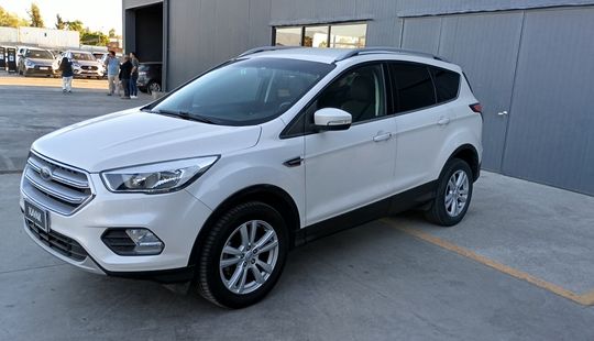 Ford • Escape