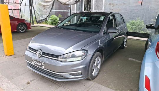 Volkswagen • Golf
