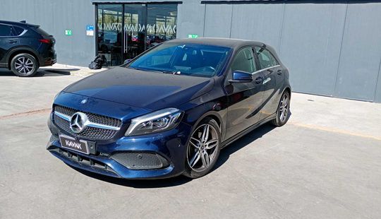 Mercedes Benz • Clase A