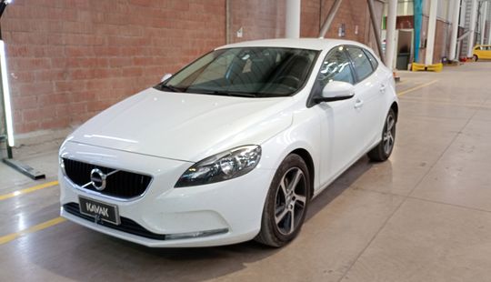 Volvo • V40