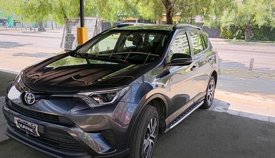 Toyota • RAV4
