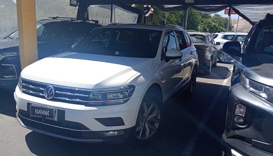 Volkswagen • Tiguan