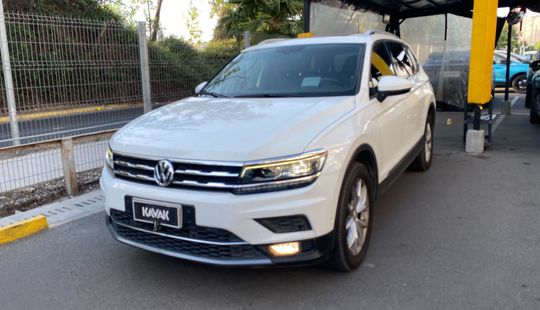 Volkswagen • Tiguan