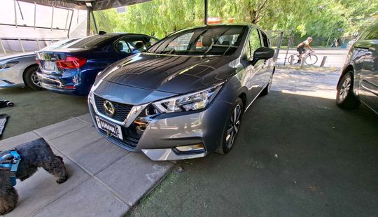 Nissan • Versa