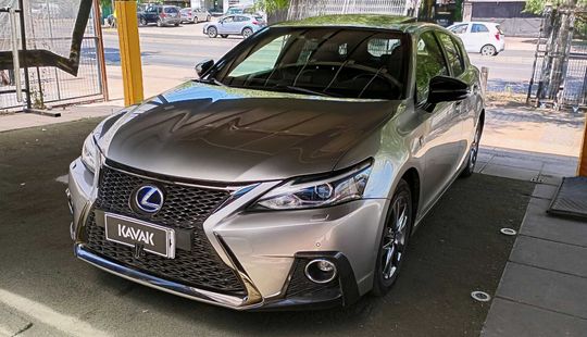Lexus • CT200H