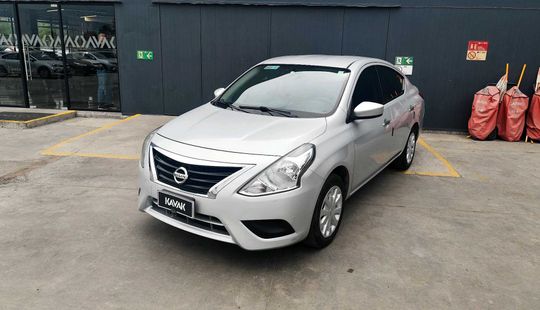 Nissan • Versa