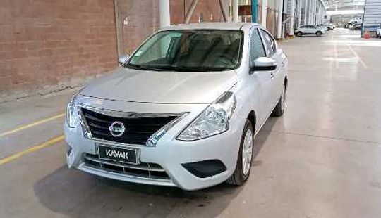 Nissan • Versa
