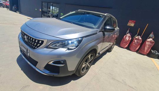 Peugeot • 3008