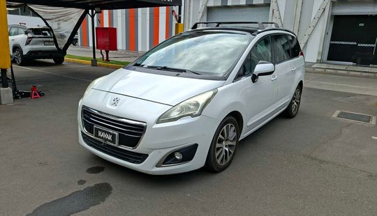 Peugeot • 5008