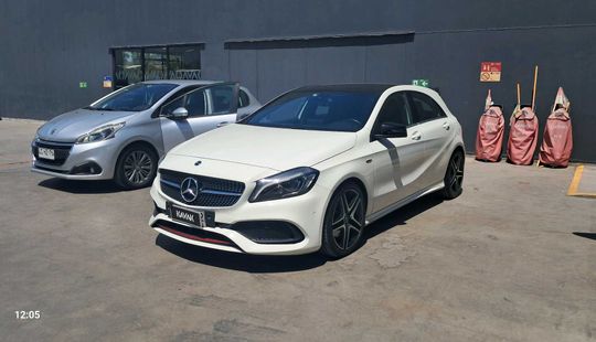 Mercedes Benz • Clase A