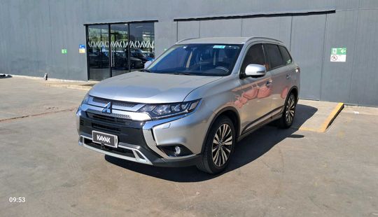 Mitsubishi • Outlander