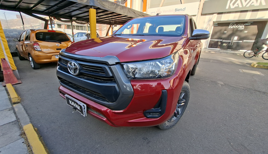 Toyota • Hilux