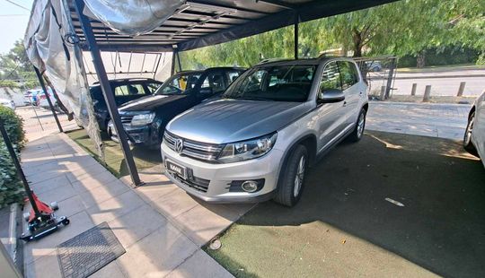 Volkswagen • Tiguan