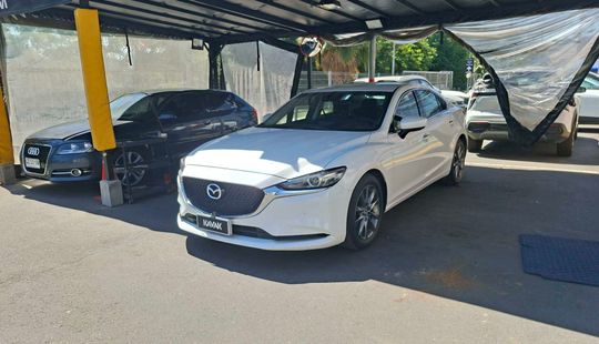 Mazda • Mazda 6