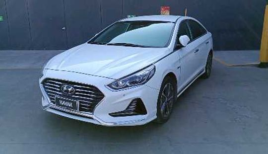 Hyundai • Sonata