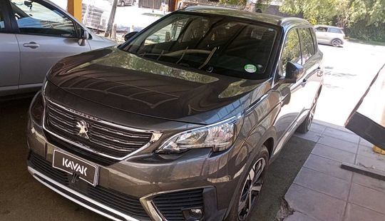 Peugeot • 5008