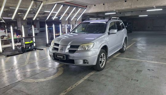 Mitsubishi • Outlander