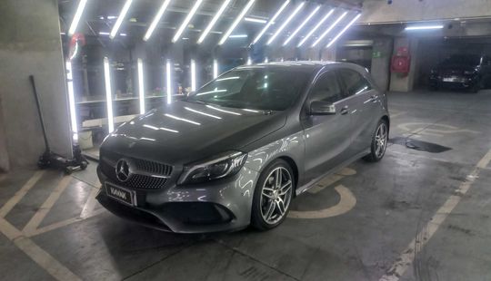 Mercedes Benz • Clase A