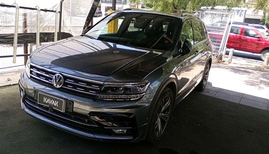Volkswagen • Tiguan