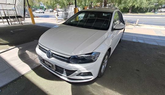Volkswagen • Polo