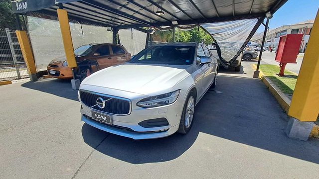 Volvo • S90