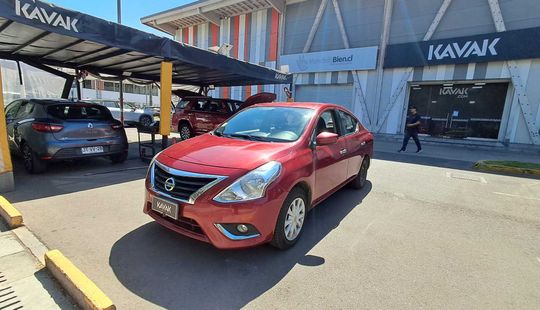 Nissan • Versa