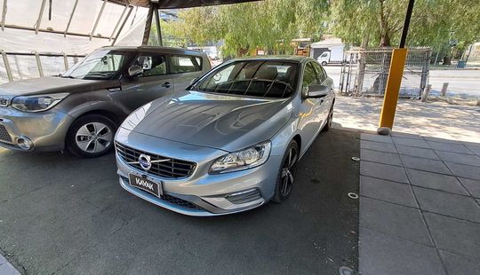 Volvo • S60