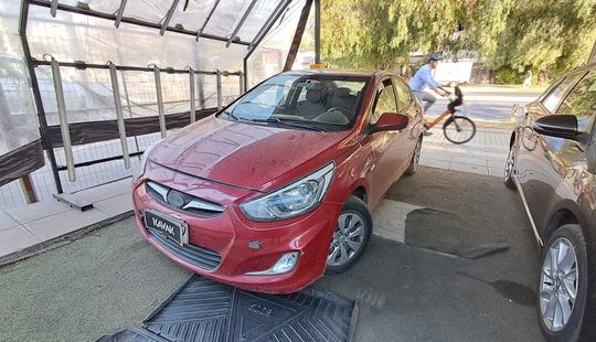 Hyundai • Accent