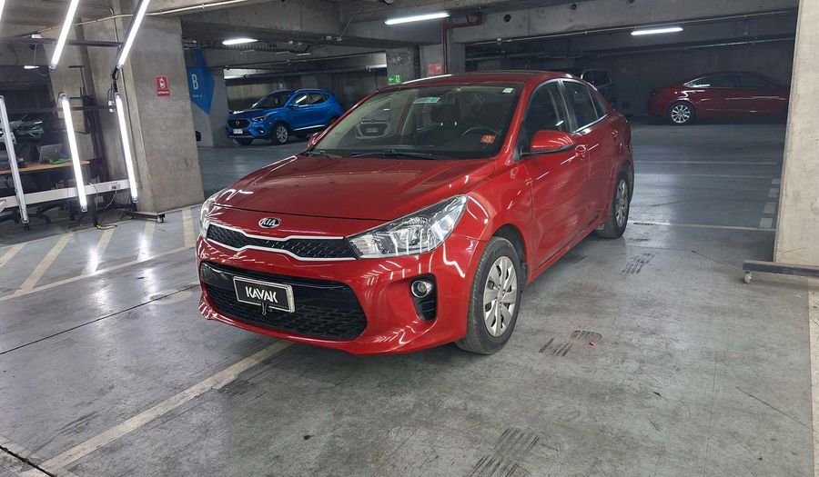 Autos Kia Rio 4 1.4 LX AC Sedan 2018 usados | KAVAK Chile