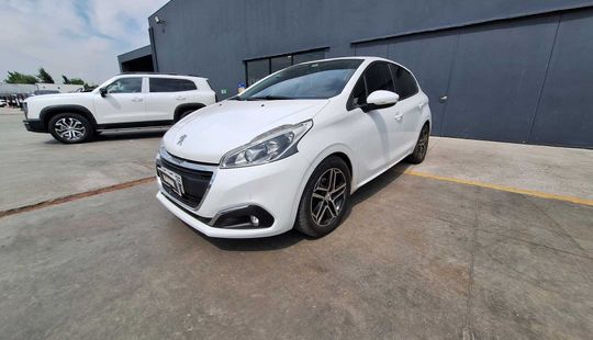 Peugeot • 208