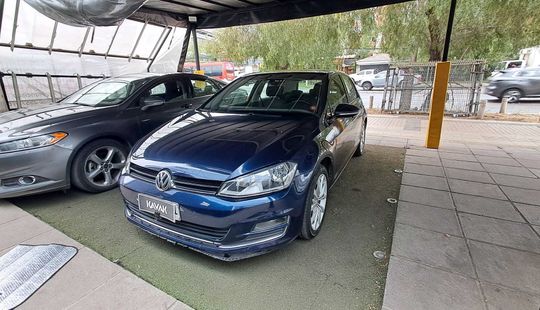 Volkswagen • Golf