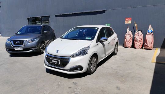 Peugeot • 208