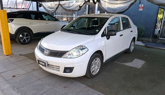 Nissan • Tiida