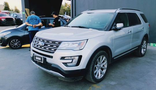 Ford • Explorer