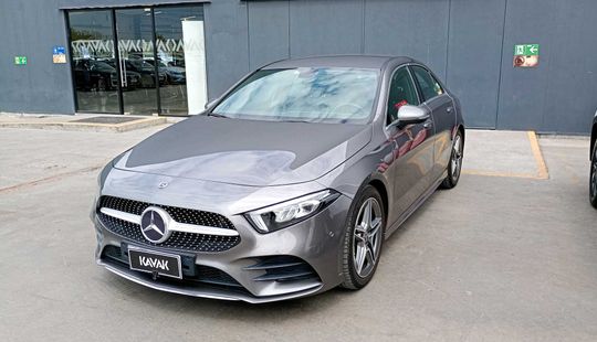 Mercedes Benz • Clase A