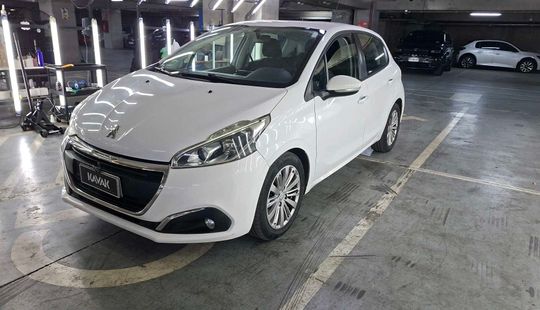 Peugeot • 208
