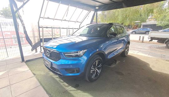 Volvo • XC40