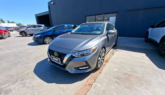 Nissan • Sentra