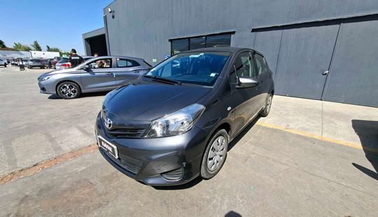 Toyota • Yaris