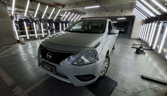 Nissan • Versa