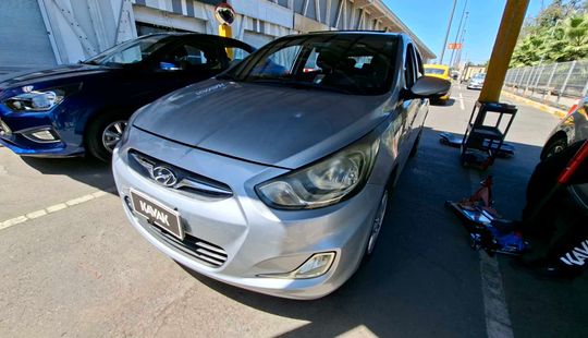 Hyundai • Accent