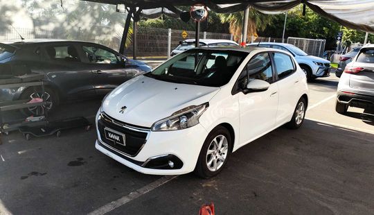 Peugeot • 208