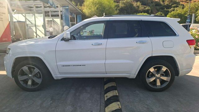 Jeep • Grand Cherokee