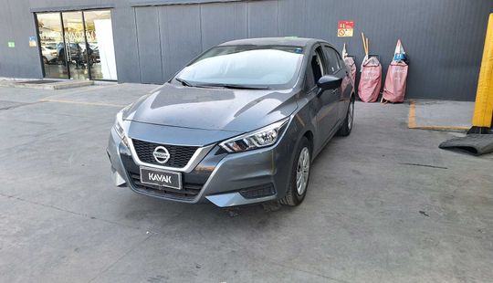 Nissan • Versa
