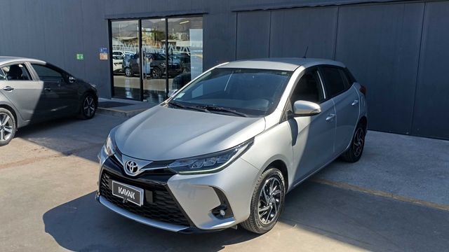 Toyota • Yaris